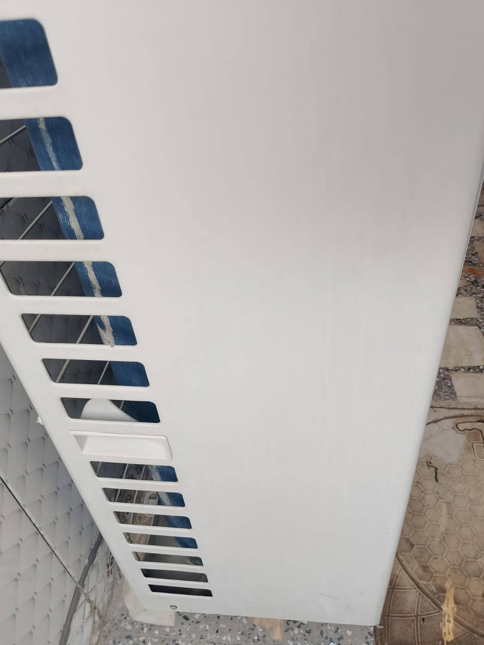 للبيع سبلت كنتوري3 طن غاز 22 ب 750 وبي مجال للاتصال ***********
