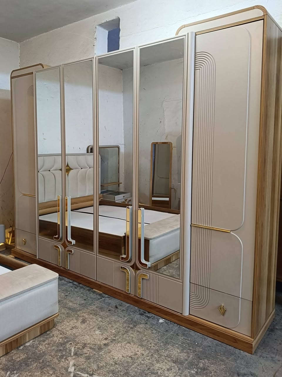 السلام عليكم  نقدم  لكم من (معرض الياقوت للاثاث)  غرفه  تركيه صبغ حراري تختها جط كامله مكمله من اناره ونظافه   استعمال  قليل شرط نظافه 100/100
9 قطع.   اسعار مناسبه.  السعر  خاص او اتصال على رقم  مع نقل وشد. مجاني داخل الموصل اهلا وسهلا بكم  🌹🥰
***********
يوجد وتساب
