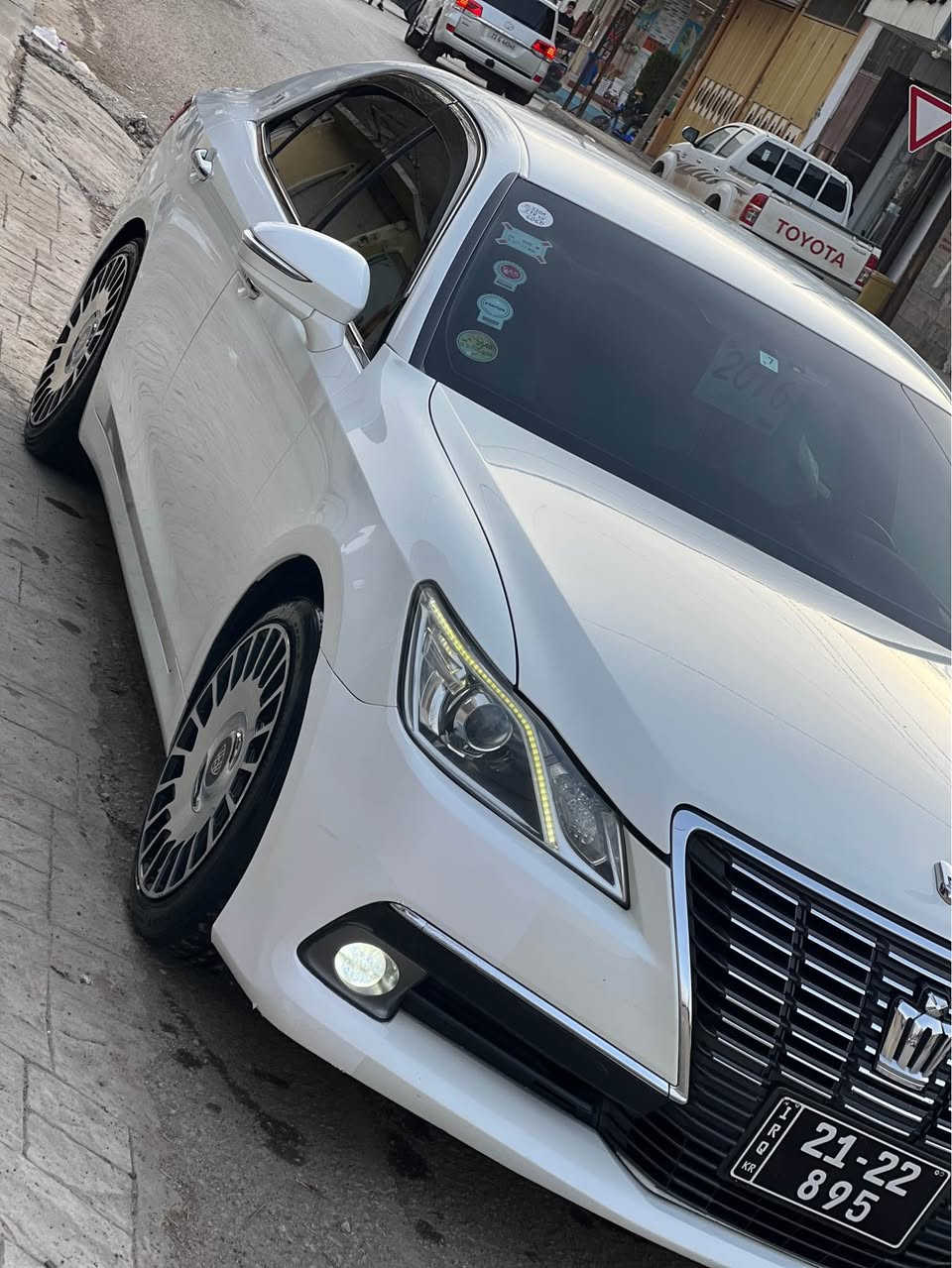 Toyota Crawn model 2016
سەیارەکە  ساخە زۆر لۆکە
چاڵو شوختی نیە
چوار تایەی تازە
دەبڵ ECO یە 
هەمو گیانی لمتدە 
 ٣ ئەوەنەی ناو ڕەسمەکە جوانترە
پەڵەیەک بۆیاخ بە بۆنیدیەوەیەتی 
 یەک ٢٥٠ ی مەسرەفی نیە
ڕۆنی تازە گۆڕاوە
وەسفی ناوی سەیارەکە بیانو بڕە
گەر موشتەری نیت تکایە سەر خۆتو منیش مەیەشینن
 سعری ١٣٠ گەڵایە
ئەوەیش ژمارە تەلەفون
***********
ڤایبەرو وەتس ئەپیشی لەسەرە 
وەسەلام حلبجة, السليمانية
