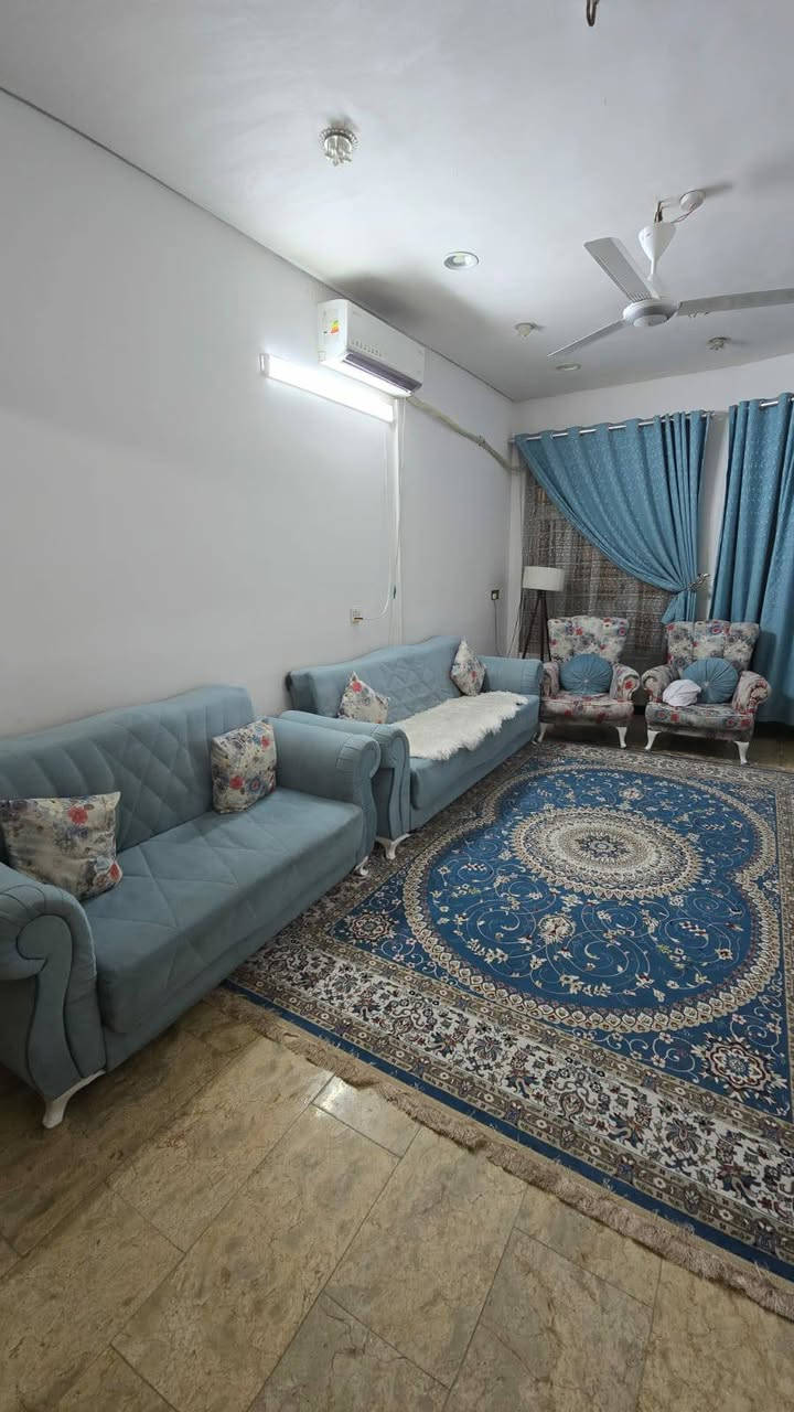 غراض للبيع
غرفة نوم 
قنفات
ميز طعام
للاستفسار ***********
العنوان بغداد
