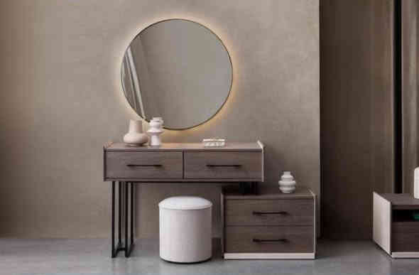 بيع غرفه جديدة اشتريتها قبل ٩ اشهر 
اخذتها ب مليونين و٧٥٠
وهسه اريد أبيعها ب مليونين و٣٠٠
شد ونقل مجاني غشب اصلي 
***********
