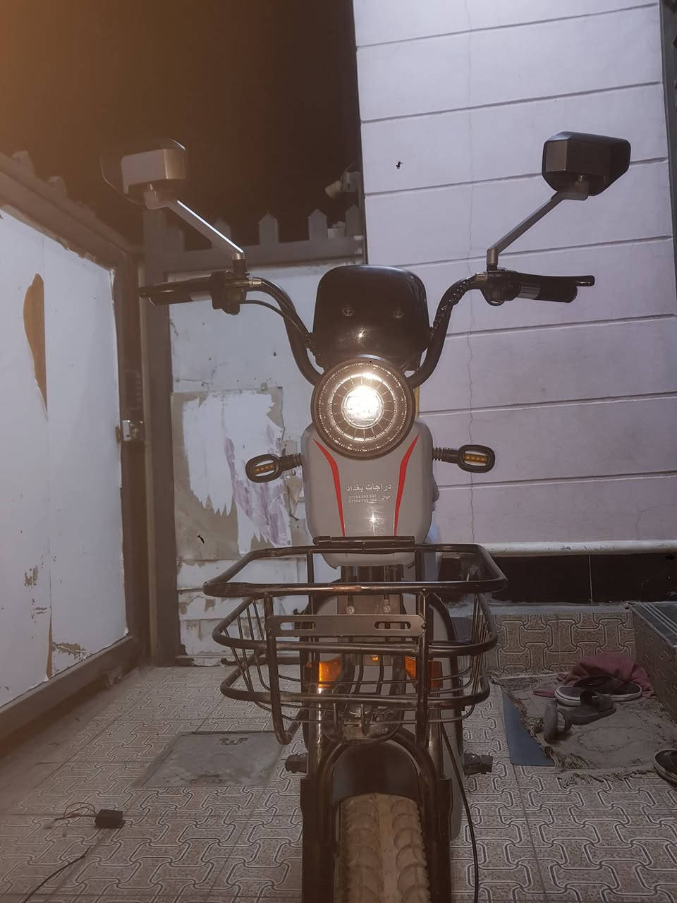 سلام عليكم دراجه شحن للبيع بيها عطل بصيط البطاريات قبل اسبوع اشتريتهن مكاني بغداد السيديه وسعر مناسب الرقم ***********

