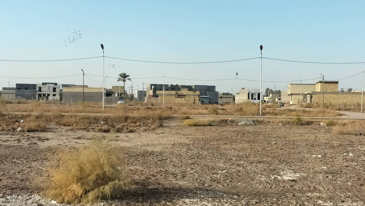 السلام عليك توجد لديه قطعه للبيع للبيع المساحه 200متر الواجهة 10ونزال 20 خدمات كامله ماء كهرباء ونادره اليليه وتبليط شوارع مركز صحي صيدليه أسواق المكان بابل حله ورديه داخل يم علي ابن الحسن المثنى تبعد عن المركز 5دقايق وعليه خط كيات تقسيم جديد وبيه بناء السعر امناسب ويوجد معمل غاز يمه الاستفسار اكثر الاتصال على الرقم *********** طابو سند 25 تحويل مباشر بسم المشتري
