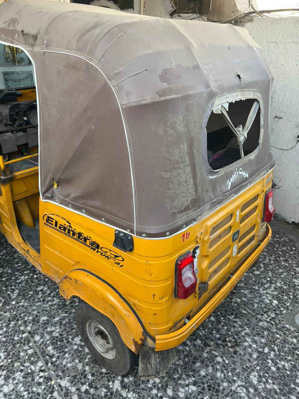 السلام عليكم تكتك موديل 19 شهر ال 11 اوراق اصويله مكفولات شرط للترقيم نقص بس ورقه مكينه ناااعمه ترايهه كلش حلوه مدوشمه وكامله كهربائيات كلهه شغاله  بيهه صبغ شي قليل كلش السعر 4250 وبيهه مجال بسيط حك جيه فقط العنوان بغداد البياع تقاطع درويش للستفسار شراي يتصل ويدلل ***********
