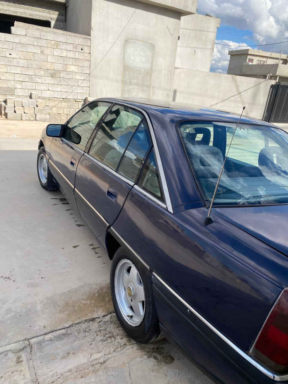 ***********
اوبل اوميكا موديل 1992
رقم كركوك مشروع وطني  شرط تحويل  
محرك 20 بلادي شرط لا صرف ولا بخار 
تبريد بلادي 
منظومه تبريد كامله نقص كوبريسر فقط 
صدر  واكسل  بشرط
اربع تايرات جديد ما صار شهر 
بدون ضربه صبغ حزام لجماليه  
سياره كير محرك صدر كله بشرط 
طبه ما بيه كهربائيات كله شغاله 
سعر  33$ قفل اي استفسار خابر رقم كركوك, العراق
