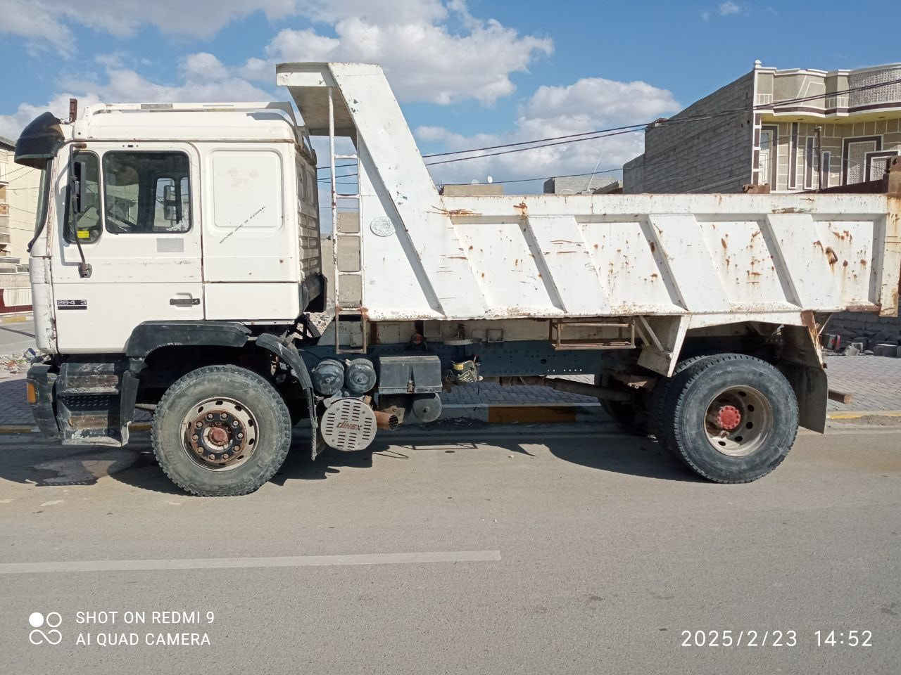 مان للبيع موديل 95 مكينه وكير خير من الله تايرات نص عمر السياره جاهزه مال شغل سنويه ل29 بسمي تحويل ثاني يوم السعر 90 وبينها مجال حك الجيه للاستفسار ***********
