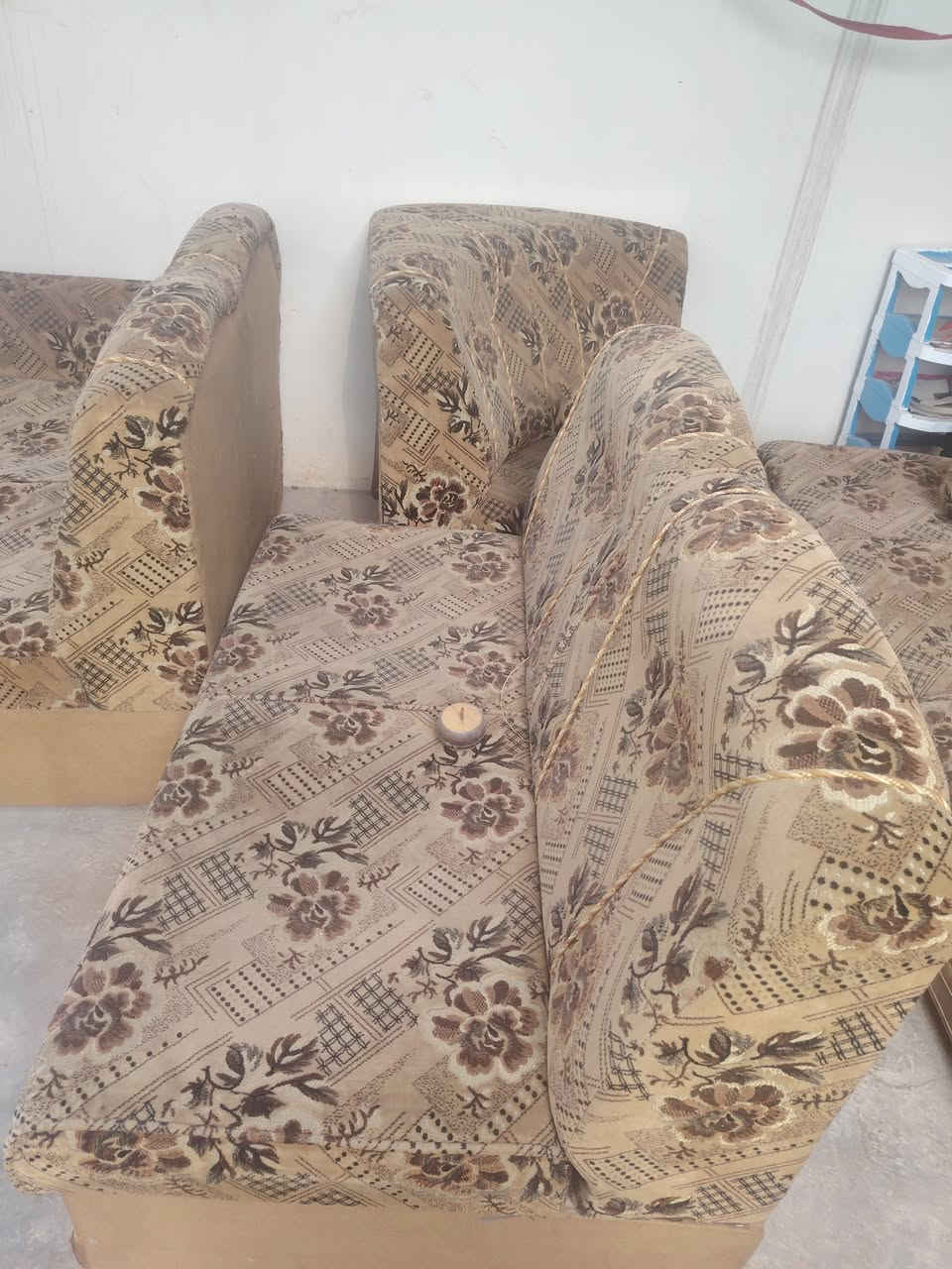 للبيع السعر ٥٠ وبي مجال ٨ نفرات
كاطون الرازي

***********
