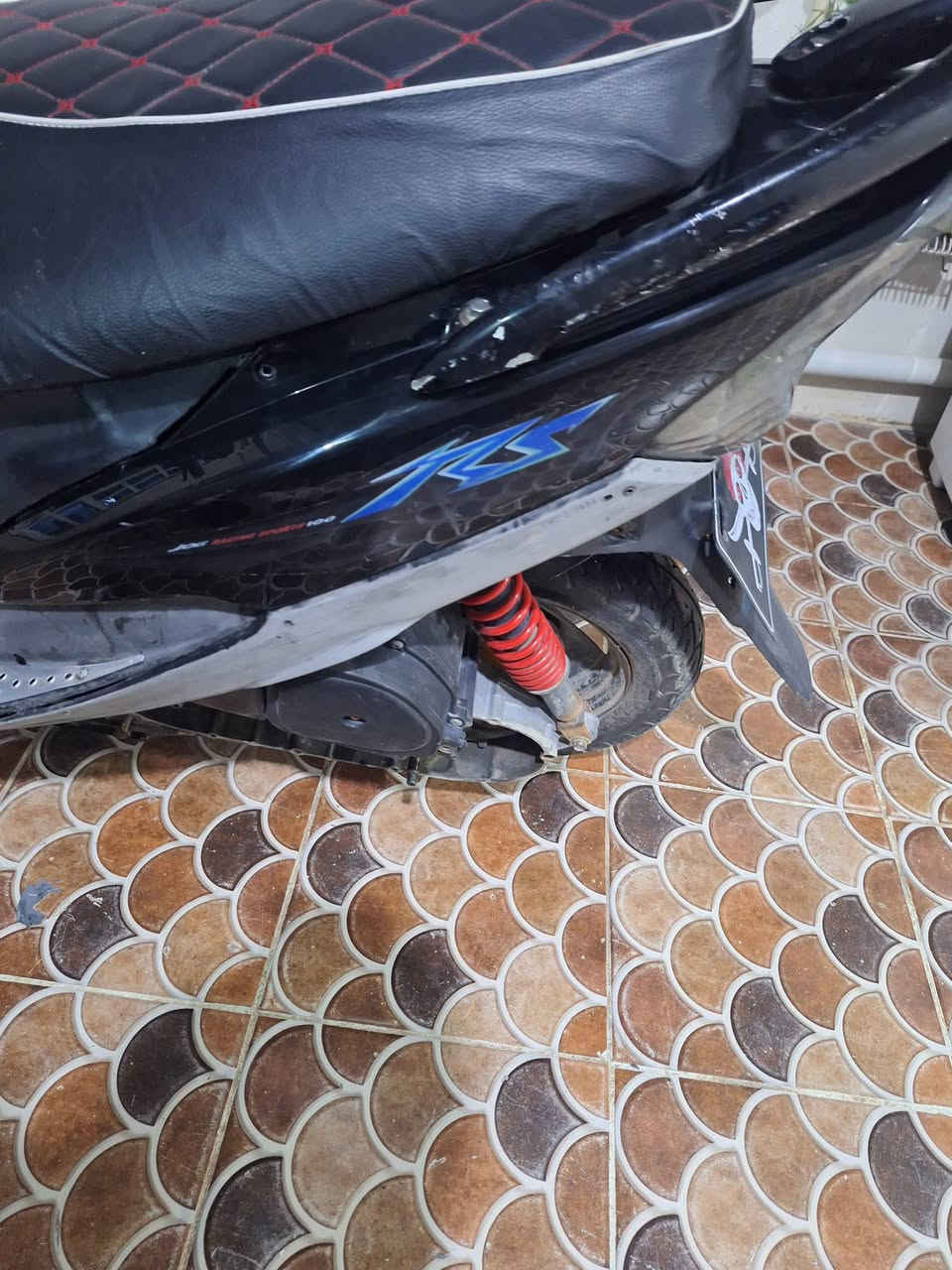 سلام عليكم كفرات ماكس عدلة لونين الابيض هنة او الاسبايدر 20انضاف حيل او السود ٢٠ بدون السبايدة هم انضاف حيل مكاني ديالى بعقوبة الرحمة رقمي ***********
