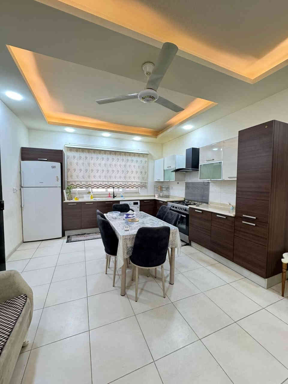 #بيت #مؤثث #للايجار في مجمع اتلنتيك
200م 
4 غرف 
استقبال
مطبخ 
هول 
كراج
حديقة
طريق كسنزان بصف ملعب مدينه ماجدى لاند
‏‎للاتصال والاستفسار 
‏‎‏‎فايبر + واتس اب
***********
***********
***********
‏‎شركة باغى لاوان
