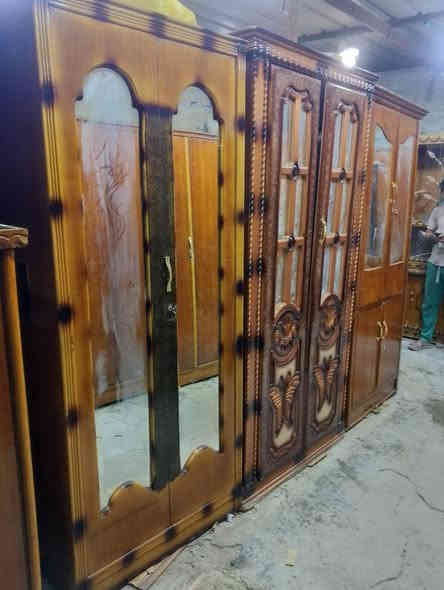 سلام عليكم اخوان كانتير مع ميوزه نضد معه زاويه اسعار خاص مكاني رميثه جامع ال شاهر توصيل موجود قرب ابو يلاف ***********
