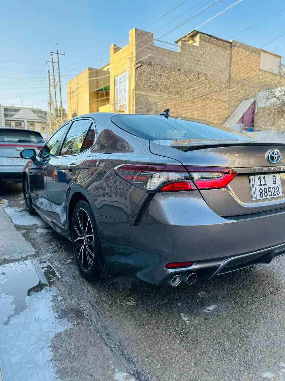 السلام عليكم 
تيوتا كامري 2024 لون جكليتي 
رقم بغداد  ترقيم جديد 

مواصفات se هايبرد :- 

بصمه تشغيل + بصمه ابواب 
كشنات تدفئه + ستيرن 
رادارات اماميه وجانبيه وخلفيه 
ويل كب كبير 
شاشه كبيره + شاشه اعطال 
تحزديد مسار الطريق + مانع انزلاق 
وباقي المواصفات الاعتياديه المعروفه 

حادثها فقط خشم البنيد بارد بدوون صبغ بدون ايرباك 

فقط الدعاميه الاماميه مبدله 

السعر :- 215  وبيها مجال بسيط 

للاستفسار :- مكان السياره بغداد الصليخ *********** بغداد, العراق
