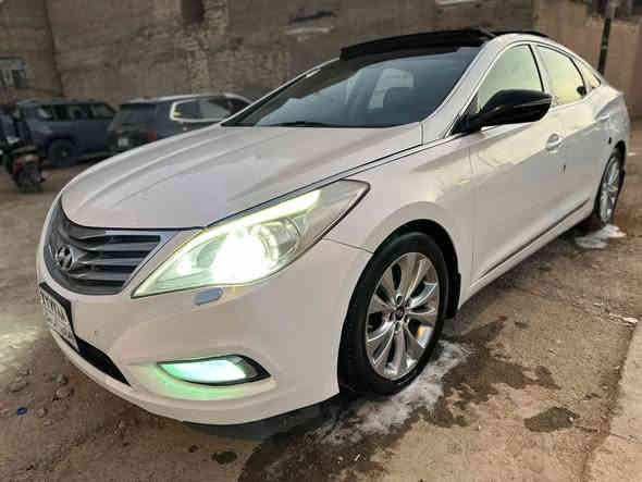 السلام عليكم 
هيونداي ازيرا خليجي للبيع 
الموديل 2012
سعه المحرك 2400
السيارة كفاله ماعدا بارد بهلال الجاملغ خلف السايق
رقم اربيل
السيارة فول مواصفات واحد على واحد
السعر المطلوب 117 ورقة وبيه مجال
انه مكلف بالنشر 
رقم صاحب السياره
***********
