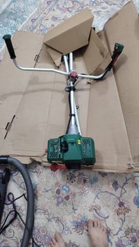 حاشوشه الماني بعده بلكارتون جديده السعر ١٠٠ الف وبيه مجال 07725489011