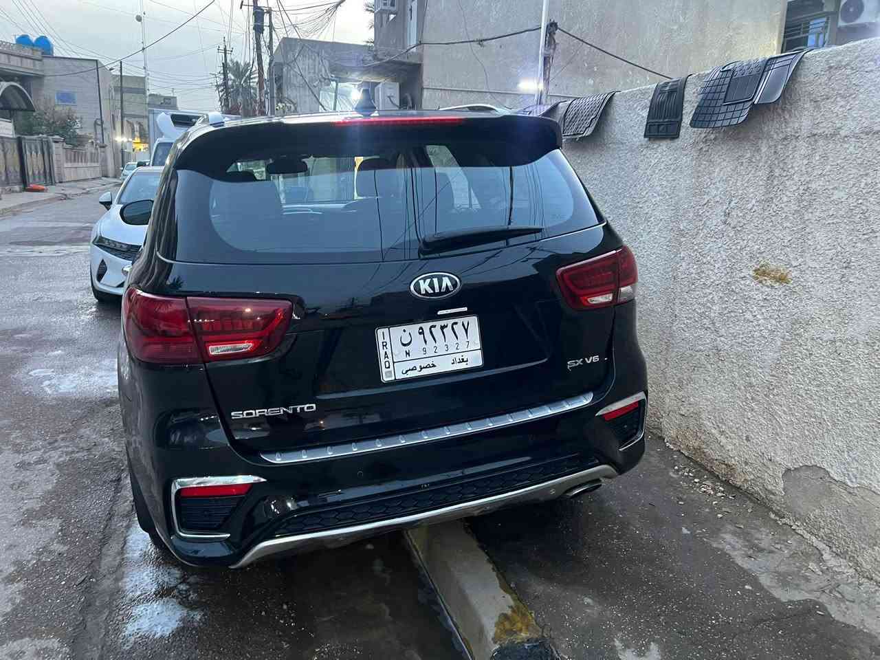 السلام عليكم
سورنتو للبيع مديل 2019 وارد امريكي 
سياره بيه قطعتين صور حادث موجوده 
سياره كامله رقم بغداد تحويل ثاني يوم  مواصفات فول 1/1 الكاميرا الخلفية
سقف بانورامي
صندوق كهربائي
التحكم على المنحدرات
كاميرا 360
مستشعر وقوف
تدفئة المقاعد

بصمة
مسند الذراع
مثبت السرعة
مرايا جانبية كهربائية
نوافذ كهربائية
حساس المطر
شاشة
مراقبة النقطة العمياء
نظام المفتاح الذكي
التحكم التلقائي في درجة الحرارة
مقاعد كهربائية
6 وسادة هوائية
مصابيح زينون الأمامية
المصابيح الأمامية ليد
مانع الانزلاق
عرض المعلومات على الزجاج الامامي
إنارة محيطية
أبل كاربلاي

ABS
AWD
مقاعد الصف الثالث
رادار
شاحن لاسلكي
ستائر خلفية
كشافات ضباب
ذاكرة المقعد
فرامل الوقوف الإلكتروني
وضع القيادة
تحذير مغادرة المسار
نظام بوز الصوتي
منقي هواء
نظام مانع السرقة
التحكم الإلكتروني في الثبات
نظام التوجيه الكهربائي
حساسات ضغط الإطارات
قفل الأمان للأطفال
نظام التحكم الصوتي 
الرقم 
***********
