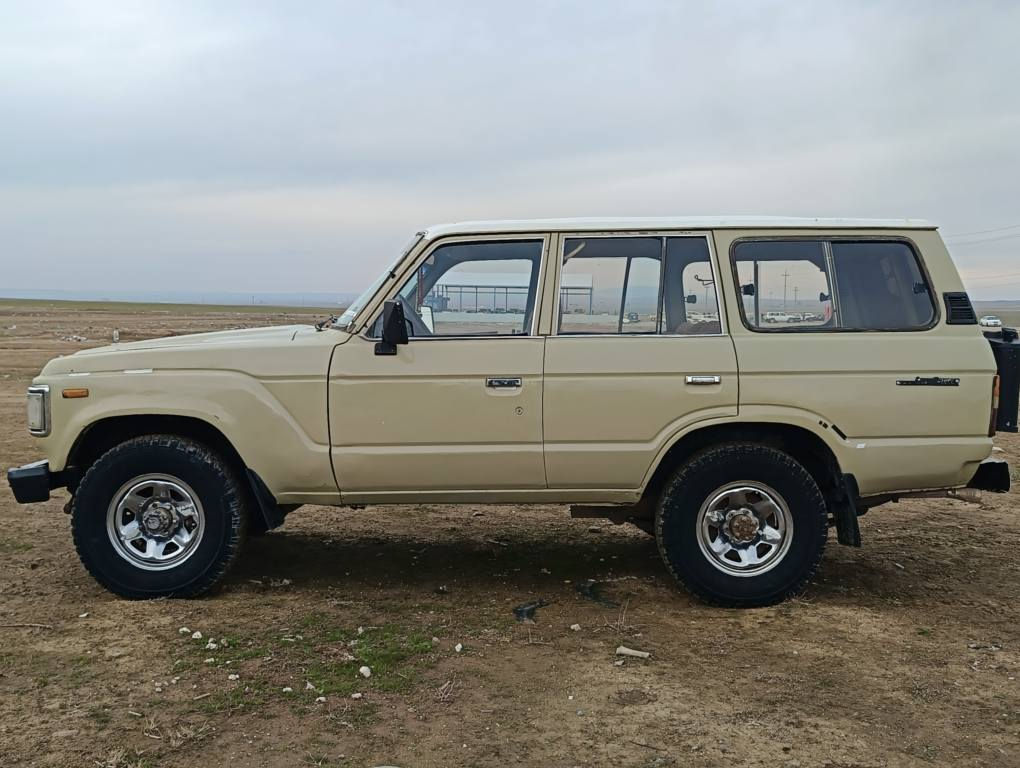 لا ندكرؤز موديل ٨٩ كير و مه كينه واكسلو ده بل اكسلي به شه رت  ارم يه سقان سليمانيه غاز و به نزينه ٣ ايف شه ش كير ديسك باوة جوار تا يه لؤكي له زيره جوار جرا ناو نيشان جه مجه مال *********** شمشمل, السليمانية
