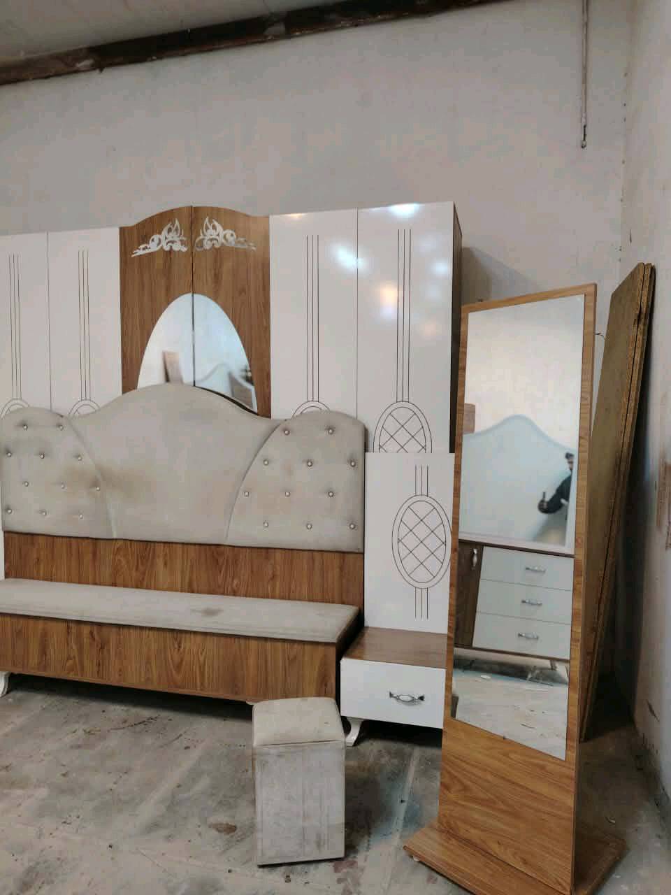 غرفة نوم مستعملة🇹🇷
 نضافة90٪💯
عدد القطع / 9
نضام / أبواب شازلون مخزن  💢 
سعرها /600💸
شد ونقل داخل بغداد مجاني🚛
يوجود توصيل محافضات 🚛