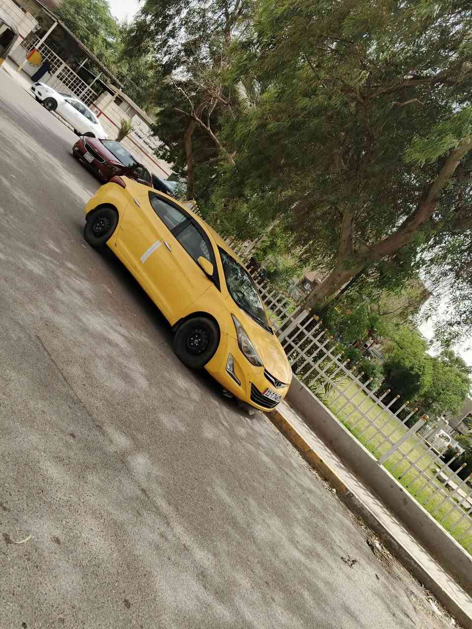 النترا تكسي 14 خليجي بأسمي
رقم بغداد انكليزي
سنويه نافذة صار سنة و3 اشهر اني ادفعها
عليها هيئة اني ادفعها
غرامات مصفرة
ماشية 115 سيارة ما متعوبة مال جناي 
محرك 1800 و گير نظيفات 
تبريد ثلج
كشنات وبطانة مال وكالة نظيفات
شاشة حديثة وكاميرا خلفية
تخم تاير جديد
گشر بي شخوط بسيطة
بصورة عامة سيارة ما ناقصها اي شي گبل تشتغل بيها
السعر 103
العنوان بغداد المشتل
***********
