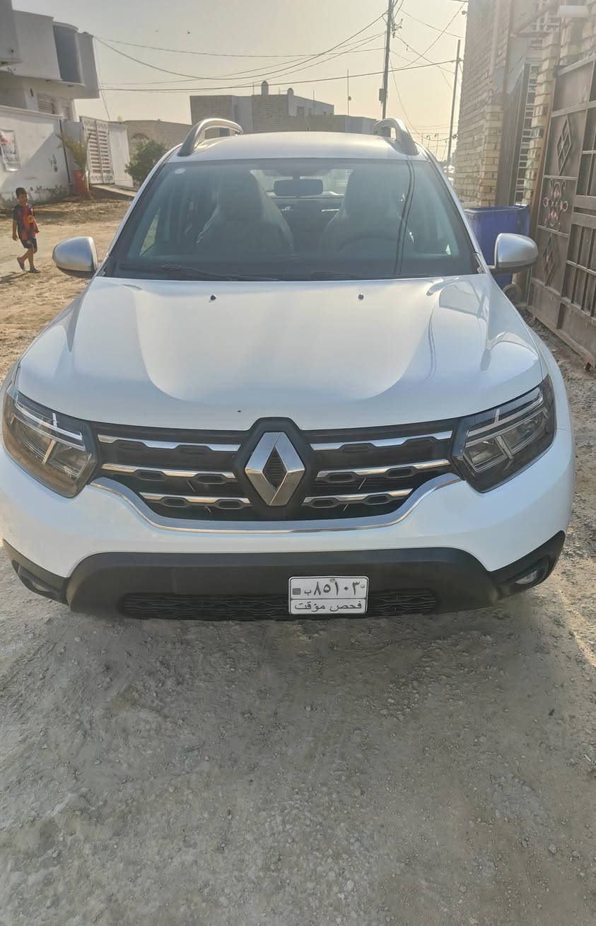 السلام عليكم رينو داستر للبيع موديل 25 استلام شركة بعدهي زيرو ما ماشيه السيارة حره  غير محجوز تداور بأسم المشتري بيع او مراوس للاستفسار الاتصال ***********
