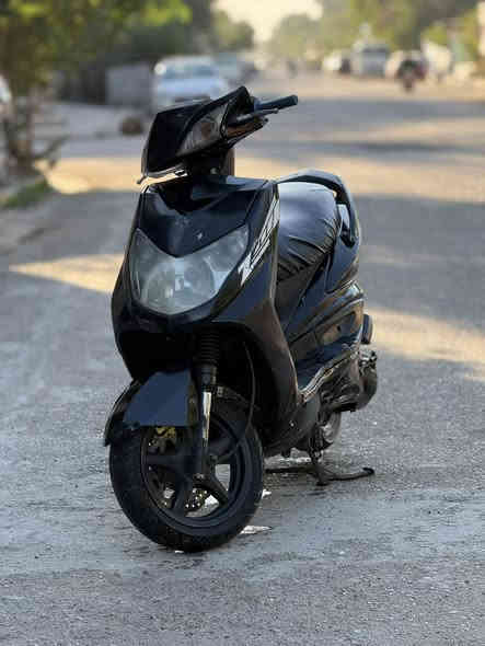 سلام عليكم سنكس فحل كوري كابيتر دراجه حلوه كلها شغاله ما بيها نقص مكينه حلوه مكان دراجه بغداد شعله السعر 550رقميً ***********
