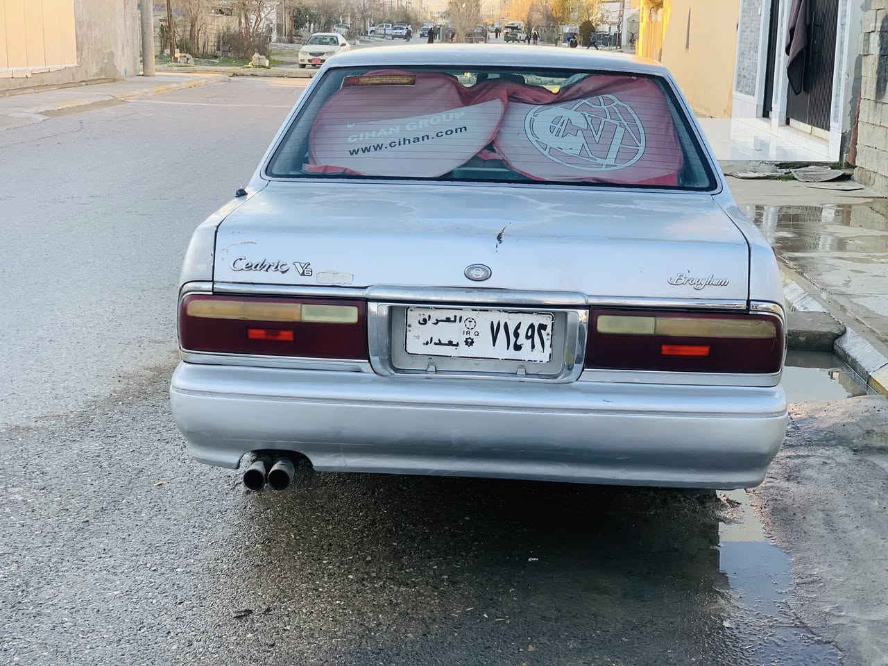 سەرەتا بە ناوی خودا
سدریک مۆدئل ٢٠٠١ 
ئارمی پلاستیکی سلئمانی 
دوو پارجەی بۆیاخە 
قرجئکی لای سەکنی هەیە 
گئر و مەکینە و تەبریت و ئەکسل و کارەبای هەموی بە شەرت
تەقەورەقەی نیە کامل گئج و هەموو گیانی ئیش ئەکای مەزبوت ئارم و ئەولیات و موس و براوو بە شەرت 
سەیارەیەکە ٢٥٠ مەسروفی نیە 
شاشە ئایپات داشبول و کوشنی زۆر جوانە 
٣٧ و مەعامەلە گۆرینەوەش ئەکەم بە شتئک بە دلم بیت 
شوئن هەلەبجەی تازە 
***********
