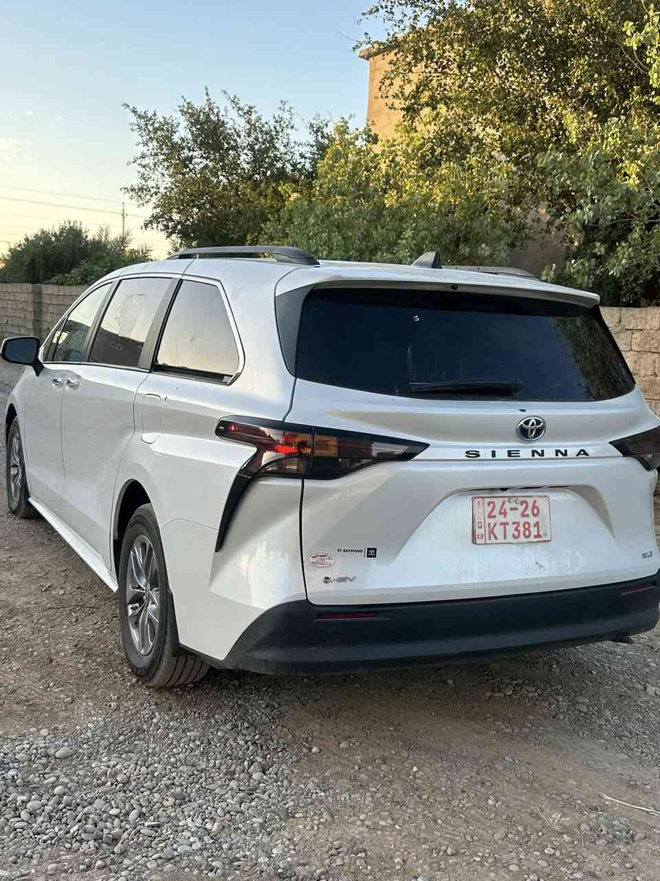 السلام عليكم 
سينا موديل 2025 للبيع مواصفات Xle 
حادث جاملغ امامي يسار وبنيد تبديل بلادي 
بدون شاصي شرط . كاتي تترقم شمالي فقط 
السعر  ( 300 )$  وبيها مجال 
للأتصال / ***********
