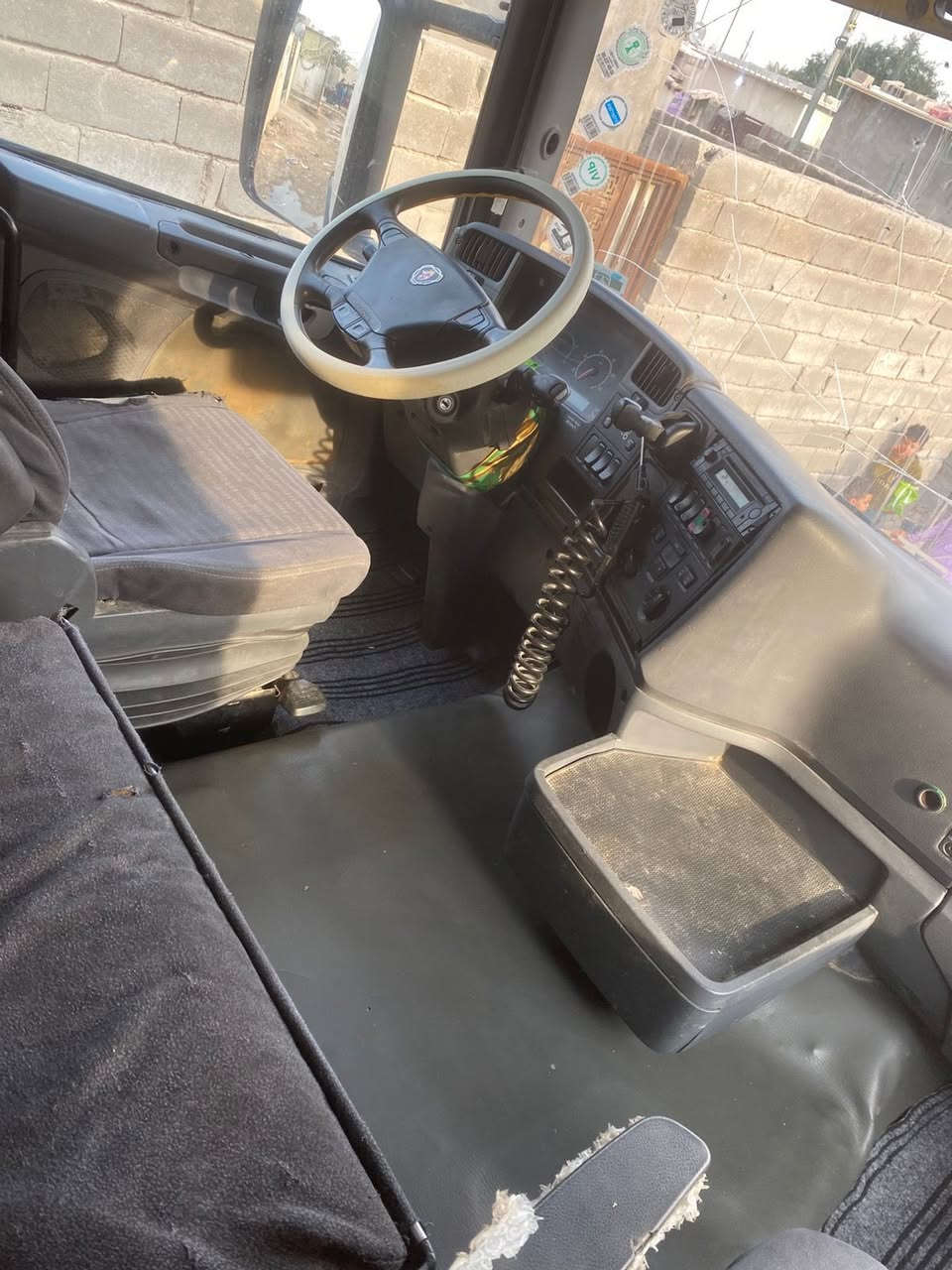 سلام عليكم سكانيه لبيع 2005 نجكسن تماتيك بسنويه قلاب رقم بصره تلث لوحات ***********
