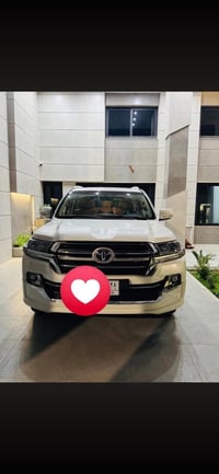لاندكروزر • ٢٠١٩ • ٧٧ الف