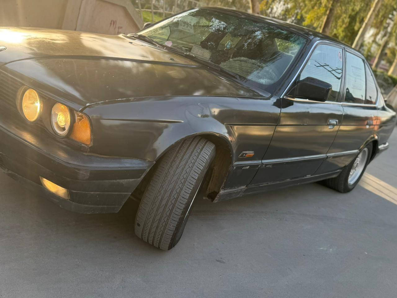 (بسم الله الرحمن الرحيم)
الحلال للبيع فقط بدون مراوس بدون اقصاط✅🔱
موديل1991 (6 سلندر ) 525iA اصل  ✅✨💙
محرك كبس (مسكر) ⚜️✨
سياره لون اسود 🖤 السياره جاهزه من كلشي💯✨
رقم دهوك دولي   2027  ✅💙
صبغ عام للجماليه شرط✅✨💙
مكفوله من الحادث وضربه شرط💯🔺
كير محرك شرط لأ صرف ولأ بخار 💯🔱
بيلاد اوتوماتيك ✅✨
سلايد كهربائي ✨⚡️
غرفه فورميكا+ثلاث بردات✅✨
جامات كهربائي وشغال✅✨
صدر أمامي خلفي جديد كهربائيات 💯✅💙
تخم تاير  جديد تخم ويل خليه  جديد💯✅
و باقي التفاصيل و النظافه كدامكم✅💙
السياره حيل نظيفه مقارنه بخواتها بنفس الموديل💯

السعر (48$) و بيها مجال بصيط للشراي✅💙
رقم هاتف: ( *********** ) 
مكان السياره:.كركوك📍
