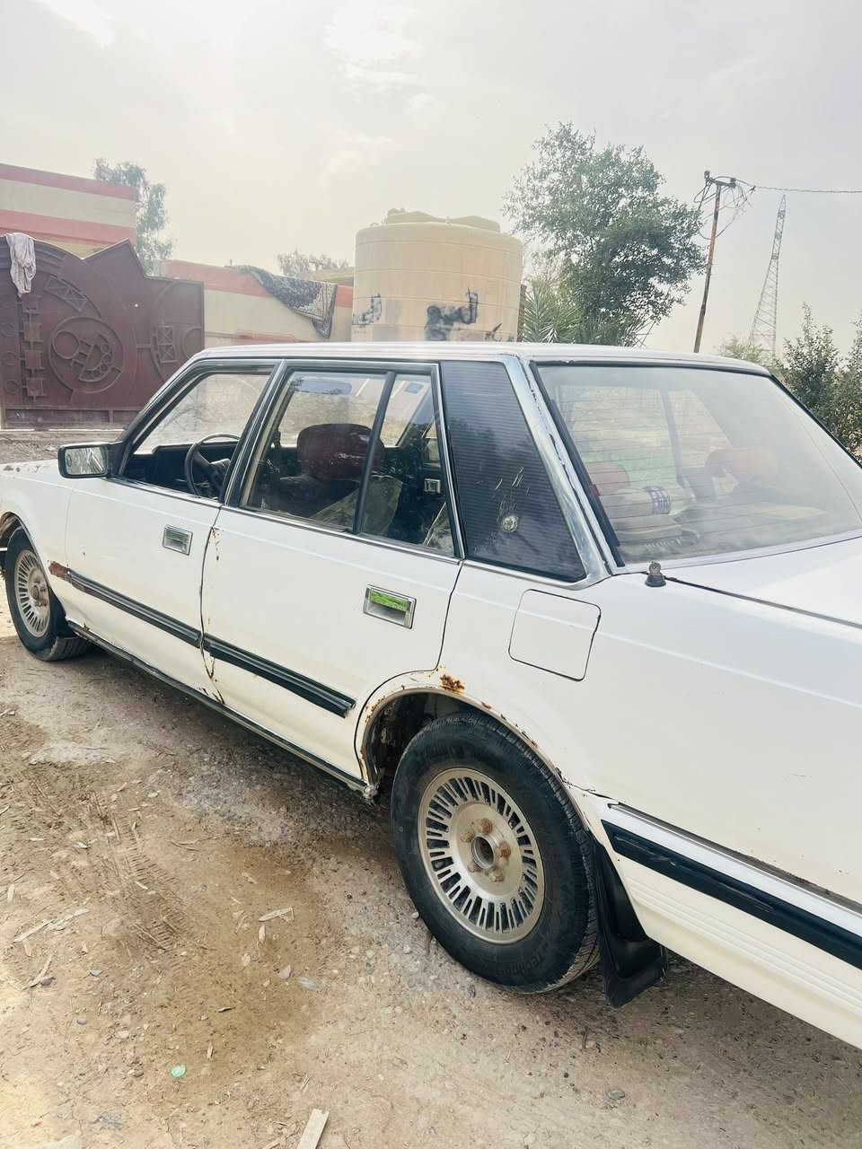 السلام عليكم
للبيع سوبر موديل 85 
السياره  مكينه بطى اوتو 
السياره مكفوله من مكينه وكير والكشر حسب ما واضح كدامكم بيها طخه ب باب الصدر والباقي كلش زين 
رقم بغداد انكليزي مصفره من الغرامات وهزه جديده بيها 
سعر 30 ورقه وبيها مجال بسيط للشراي مكاني بغداد  
للتواصل خاص او الاتصال ***********
