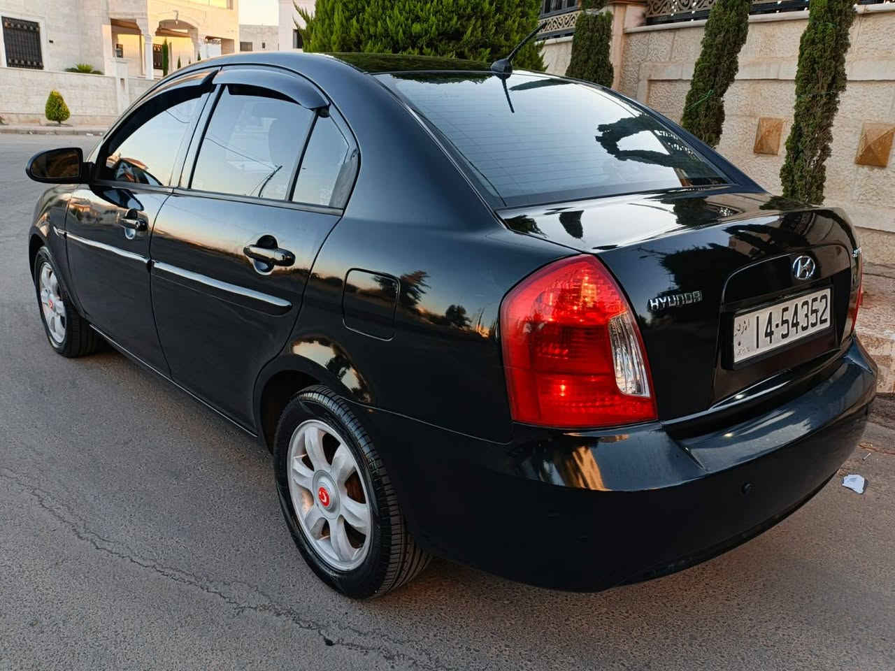 ما شاءالله تبارك الرحمن
هونداي اكسنت موديل 2006 اعلا صنف ماعدا الفتحه ماتوراصلي  1600 بحاله الوكاله تبارك الرحمن فحص كامل 7جيد ولا ملاحظات الفحص مرفق بصوره استخدام شخصي  ترخيص وتأمين سنه كامله 2027 ممشها قليل جدا 160 الف فقط

اتحدا بنظافتها وبموديلها ونظافتها ماشاء الله 

ادهانمميز جدا.ا نظيف بحاله ممتازه جدا  لون اسود غامق  ميتلك من اجمل الالوان عليها 
جنط الشركه وكوشوك بحاله جديد حال الوكاله جديد قبل 3اشهر 
صنوبرصات واكسات جديده وكاله وهيئه اماميه جديده  
ماتور 1600cc اصلي قوي واقتصادي جدا بالبنزين بتمشي داخلي 250 والخارجي فوق 270

قير اتوماتيك وكاله ولا غلطه مع نظام مانع انزلاق
غرفه الشركه لون سكني وفراني بحاله الوكاله ولا خدشه فيها اتحدا اذا فيها بنظافتها
بطاين الشركه ولا خدشه فيهم
مكيف حامي بارد ثلاجه💯 
ايرباق عدد 10
اكسورات خارجيه 
كب هولدر امامي وخلفي
موري كهرباء 
زجاج كهرباء كامل
مسجل الشركه اصلي مع سماعات الشركه صوت قوي 
  Radio  بلوتوث  usb
سنتر لوك اصلي 
بطاريه اجديده قبل شهر 
السياره كل كهربتها شغاله 100% 
اضويه اماميه كرسال اصلي مع اضاءه ليزر قويه  

معها ترخيص وتأمين سنه كامله 2027

عده الشركه كامله في صندوق سبير الشركه لسا بعدو ما نزل على ارض مع جك مع هوك اصلي من بلادها 

الي بدور على سياره نظيفه وممتازه وقويه وما بتحط عليها ولا دينار وتعال شوف بعينك تبارك الرحمن 

السياره بصلاه على النبي مو ناقصها ولا برغي صيانه دوريه ما فيها ولا طقه تعال اطلع فيها وسوقها وشوف بعينك السياره متعوب عليها بحق الله  ومحافظ عليها  صيانه كامل 

 الله يطرح البركه لصاحب النصيب والفحص مرفق بصور  

 السياره استعمالها قليل والله يبارك لصاحب النصيب

السعر على التلفون كاش فقط قابل لاتفاوض بعد المعاينه
العنوان. عمان 
ت 0785609443


**إذا كنت صاحب هذا الإعلان وتريد حذفه لأي سبب، رجاءا أرسل رسالة إلى الدعم الفني**