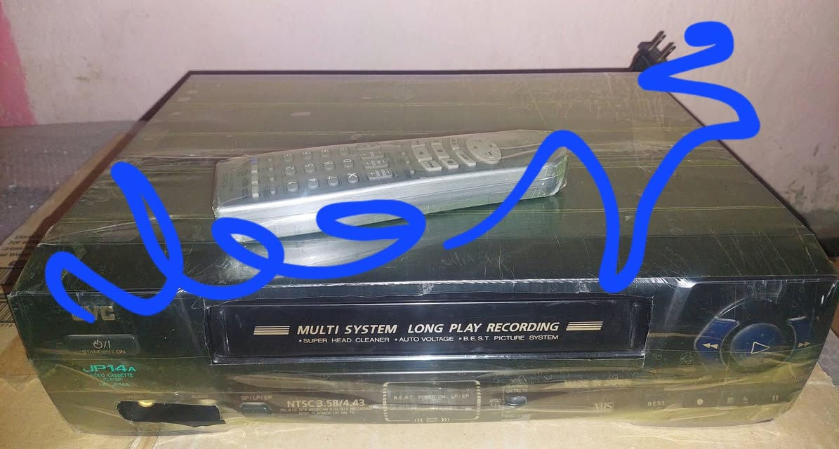 للبيع
جهاز فديو(JVC) حجم كبير VHS ب 4 عدسات جديد جدا نظيف  نظافه 100%
صوره وصوت وعرض وتسجيل مع ريمونت كنترول 
التحكم عن بعد  سستم  أنظمة (OUT PAL  Sikam 4.3NTSC NTSC 4.58 )  نظام تشغيل LP  وSP  وEP  تحكم عن بعد نقص كارتون فقط  وب العافيه اللي بيكون من نصيبه .
سعر الجهاز ( ع الخاص )
خدمه توصيل لكل المحافظات في العراق 🇮🇶 
مع شركه الامزون للتوصيل السريع .
للاستفسار اكثر مصور الشباب ميسان شارع المرور القديم حي المعلمين . ***********
***********   إتصال واتساب تلكرام محمدمعله
