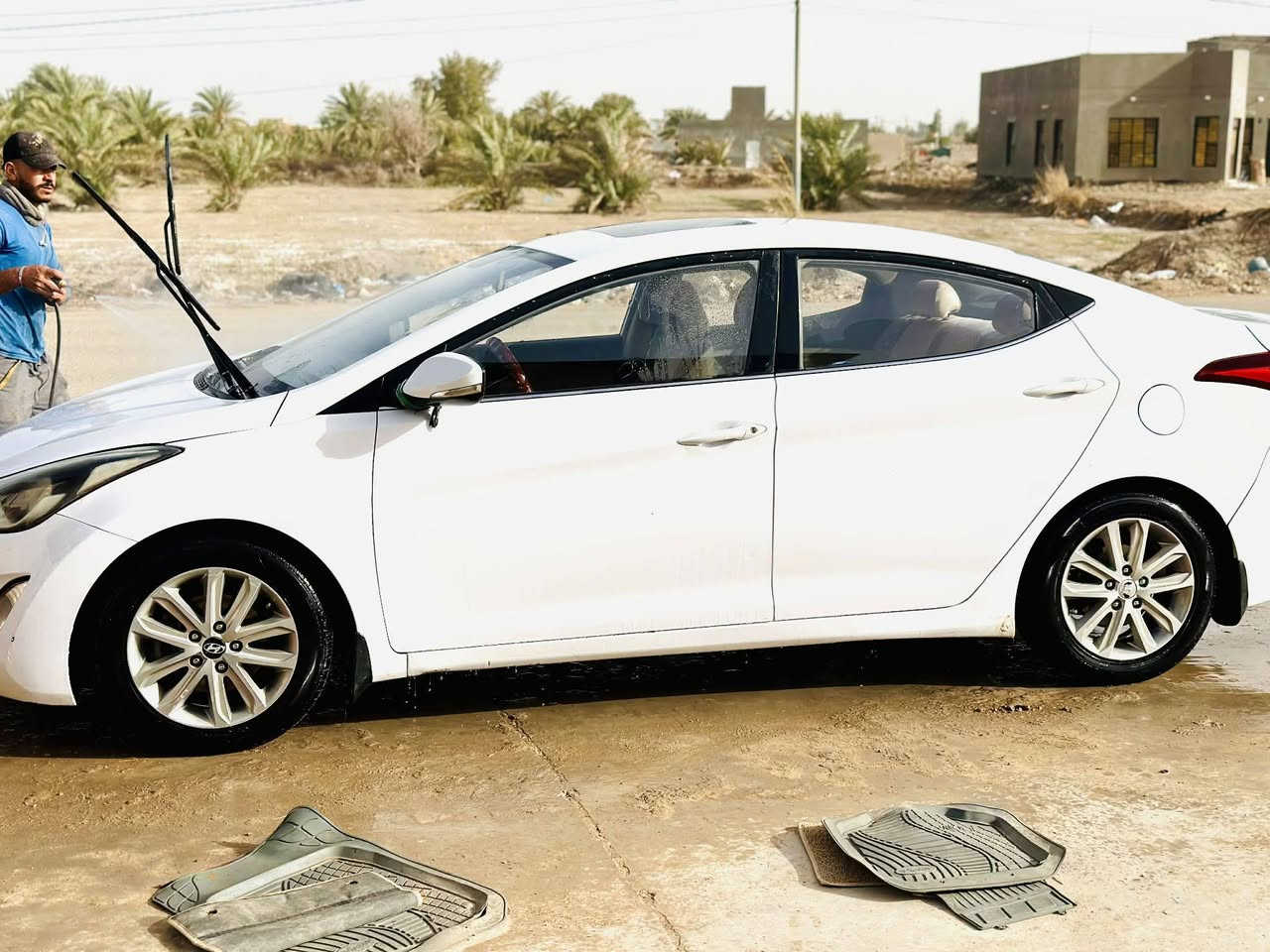 السلام عليكم 

النترا خليجي فول مواصفات ما عدا البصمة ، موديل ١٤ شكل ١٥ رقم واسط هزه وسنوية تنتهي الـ ٢٠٢٧ ، محرك ١.٨ دوش ، شاشة وكامرة وحساس رجوع وفتحة سقف وتحكم ستيرن جهتين ونظام Eco . ويل كب 5حجم ١٦ ، 

السيارة بيها قطعة جاملغ صبغ بدون دواخل وبارد بقبق الجنطة والباقي كفالة ..
بأسمنا بالسيارة مداور يمته ما تريد 

علما السيارة جاهزة برغي ما تخسر عليه مدخلة إدامة قبل سبوع ..
السعر ١٢٠ $ وبيها مجال 

العنوان الديوانية 

للاستفسار الاتصال على الرقم ***********
