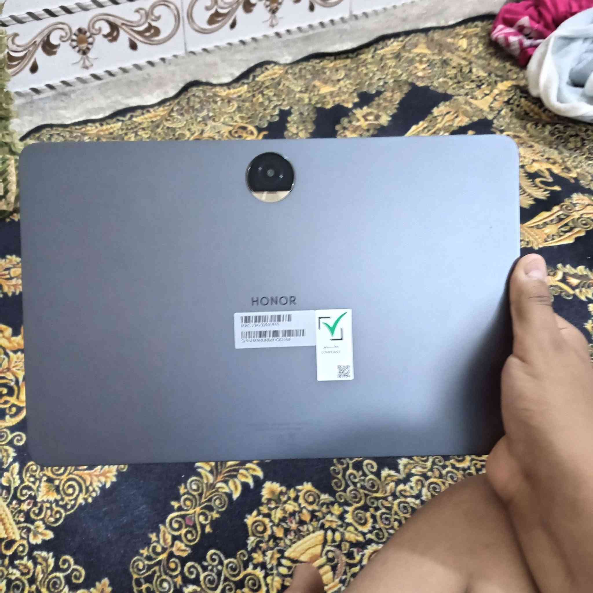 السلام عليكم للبيع HONOR Pad 9 مستخدم قليل النظافة 98 البطارية 100 اخذته ب700 اريدة ب600 قفل اللي يريدة يتصل على هذا الرقم *********** يدعم ببجي 60 فريم
