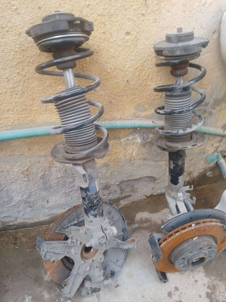 السلام عليكم مازادت ماعرف مالمن ولله للبيع قيم واخذهن على هاي الحطه وياهن هذني الدبلات ولله ماعرف مالمن مكاني بغداد الشعب ***********
