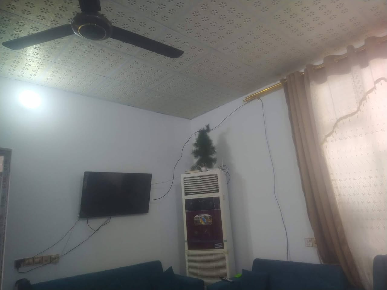 بيت وره الملعب زراعي طابقين مساحه 187 شارع 8 متر شارع السجاد البيت متكون من اربع غرف اثنين فوك واثنين جوه الحمامات نضام سويت بلغرف الجوه هول براني مطبخ حديقه طارمه مع حمامات خارجيه البيت عكاده الطابق الثاني فرمستون سعر 80 مليون وبي مجال


**إذا كنت صاحب هذا الإعلان وتريد حذفه لأي سبب، رجاءا أرسل رسالة إلى الدعم الفني**
