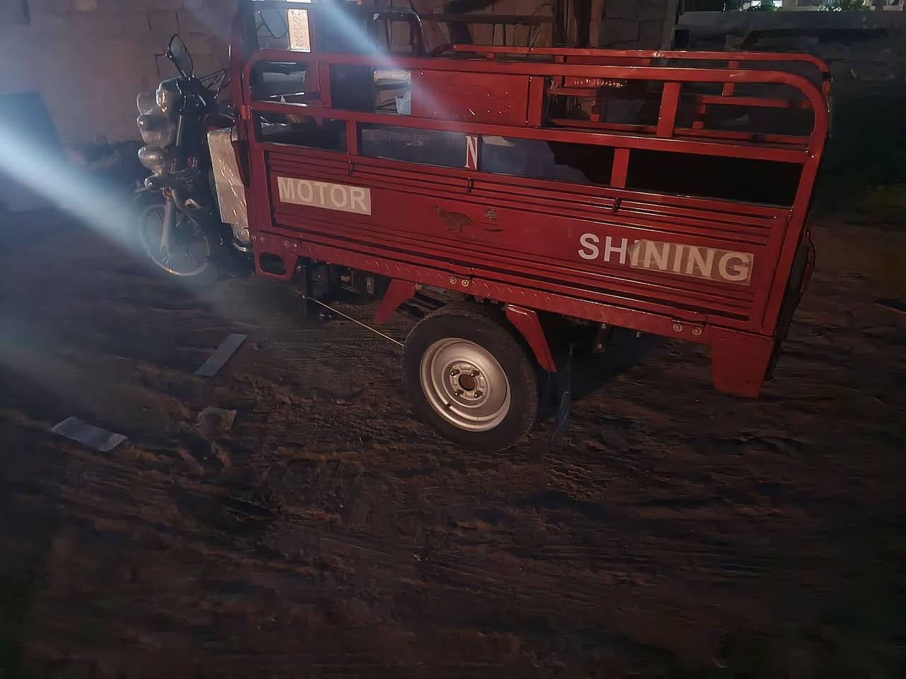 مراوس بسوده واريد جديده حيل نفسه مسجله رقم وسنويه بسمي او بيع 3650 وبيه مجال


**إذا كنت صاحب هذا الإعلان وتريد حذفه لأي سبب، رجاءا أرسل رسالة إلى الدعم الفني**