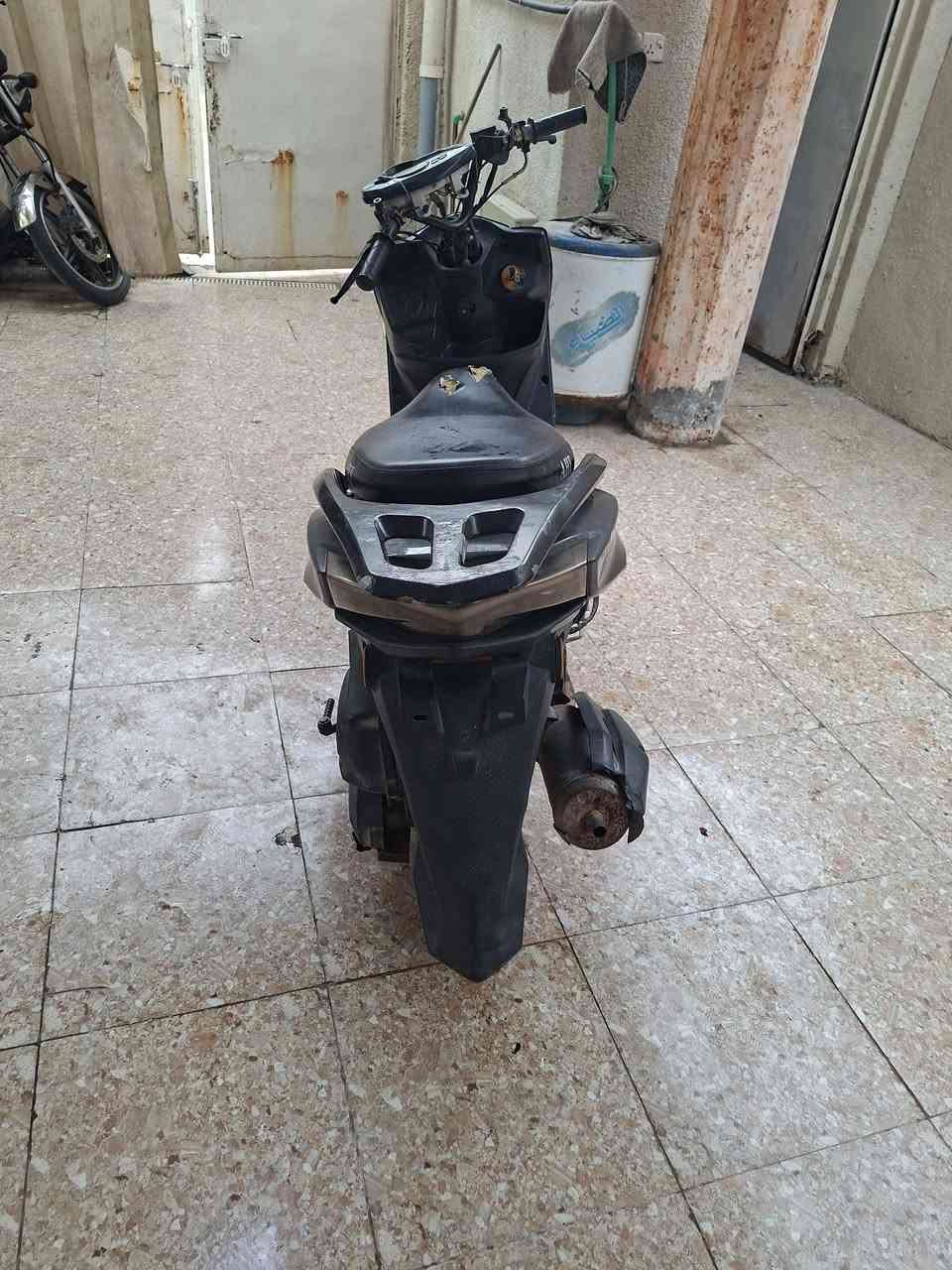 السلام عليكم دراجه للبيع مكينه مامفتوحه بيها نقوصات بكفرها شلعه معدل تخبل الدراجه كل كهربائياتها شغاله نكره سلف سعرها 180 وبيها مجال ولشراي يتصل ***********مكان كربلاء طويريج
