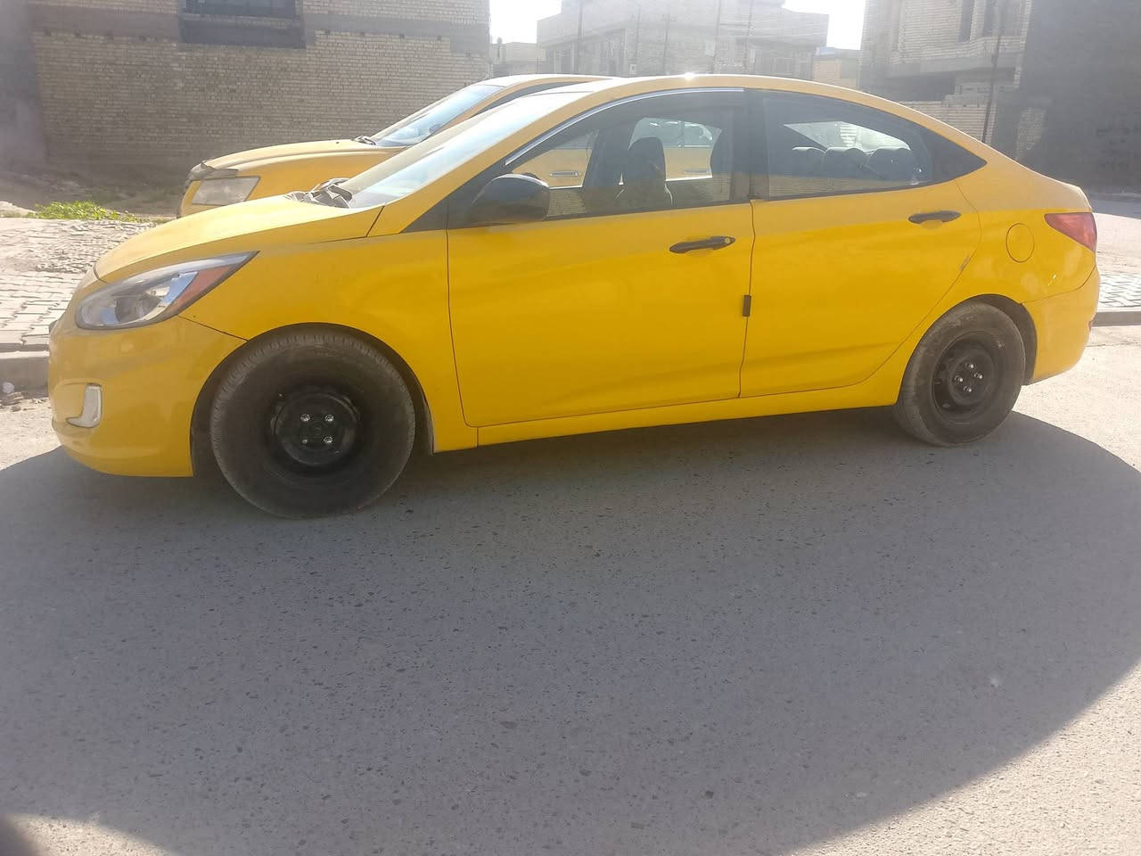 سلام عليكم اخواني سياره اكسنت 16 بسمنه محرك 1600 جيدي اي محرك كير بحاله جيدة صدر امامي خلفي جديد كلشي بالفديو والسونار كدامكم السعر 85 وبيها مجال بصيط الرقم *********** ايهاب ال صگر
