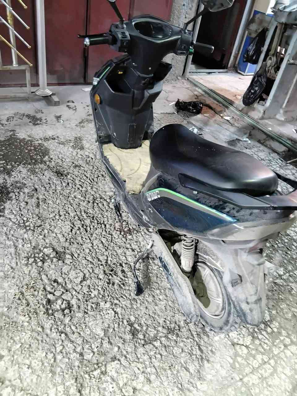 سلام عليكم دراجه شحن للبيع دراجه جديده مامستخدمه اهواي برغي مامفتوح بيه فول مواصفات حته بك بيه العنوان الدوره ابو دشير رقم الهاتف *********** السعر 900
