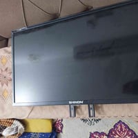 شاشه  حجم 32  و34ماعرف سعر 50 07748879771