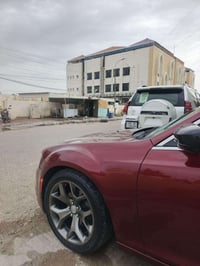 عندي هاذه الويل اريد اراوس نفس الويل بس لون اسود او نفطي بلاد بدون صبغ...