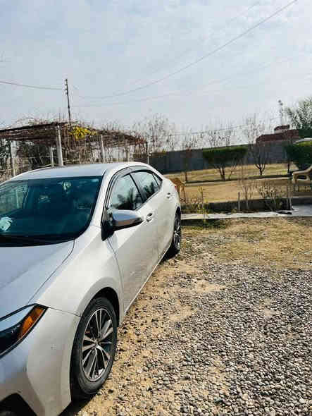 السلام عليكم 
للبيع 
كورلا موديل 2016 مواصفات SE فول ما عدا الفتحه مرقمه اربيل دولي باسم البايع شرط التحويل والوكاله
 ماشيه 170 الف بيها ثلث قطع  چاملق اليمين وباب النفر والباب الخلفي جهه اليسار 
محرك وگير بلادي شرط صدر جديد وتايرات جديده 
السعر 130 نقدي وبيها مجال 
وترهم مقدمه 75 ورقه والباقي اقساط شرط الكفيل 
عنوان السياره ناحيه الزاب قريه اصبيح تحتاني 
للاستفسار الاتصال على الرقم التالي 
‏‪0782 496 9047‬‏
