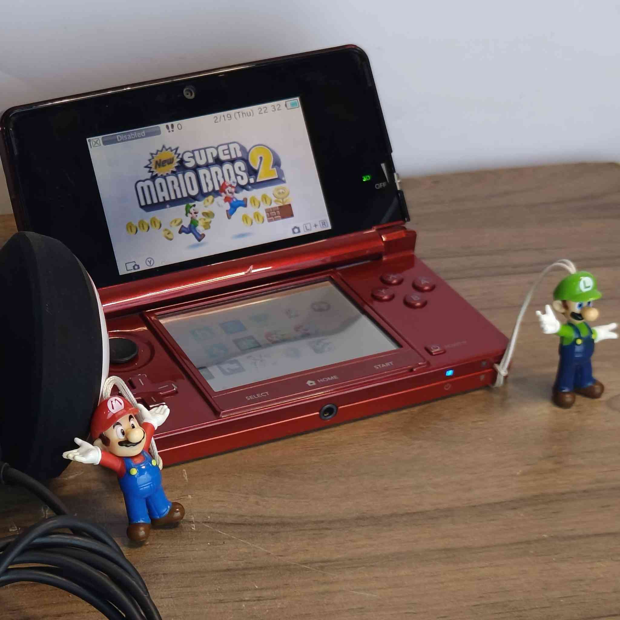 NINTENDO 3DS ❤(flame red) 🔥
Memory card included_ رام مع الجهاز 
Modded_ مهكر رام 8 G 
Can add games for free_ يمكن إضافة الألعاب مجانا
✅Mario headphone gift_سماعات ماريو أصلية هدية 
✅charging cable_كيبل شحن 
❌لايحتوي على قلم فقط . 
❌لايحتوي على كارتون. 
Price _135,000 IQ ✨
متوفر توصيل كافة أنحاء العراق


**إذا كنت صاحب هذا الإعلان وتريد حذفه لأي سبب، رجاءا أرسل رسالة إلى الدعم الفني**