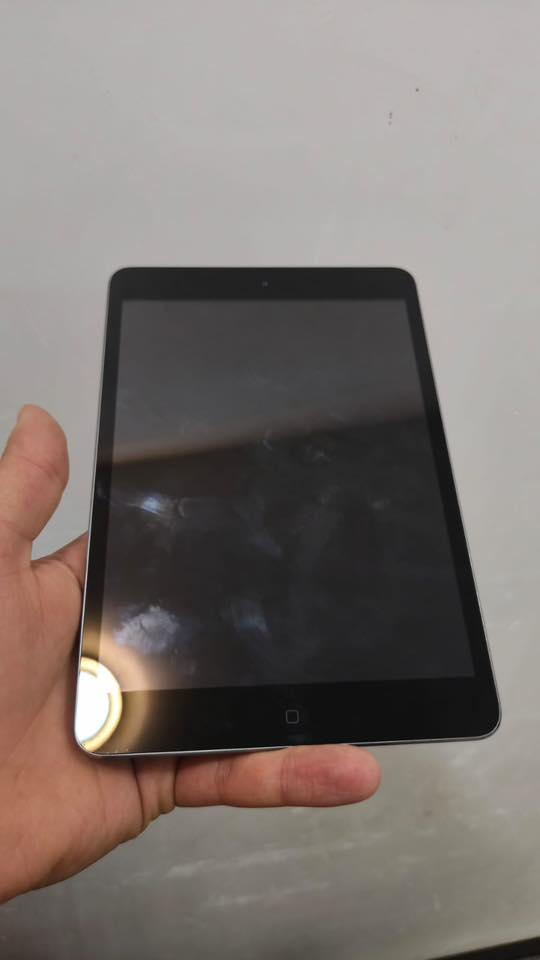 ٣٠ 
*********** 

ابيعه فحم حته باجر عكبه متعاتبني بس هوه شغاله و كلشي ما بي و المس مالته يخبل فقط كارتونه وياه
