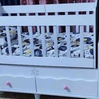 سرير اطفال • نضيفه