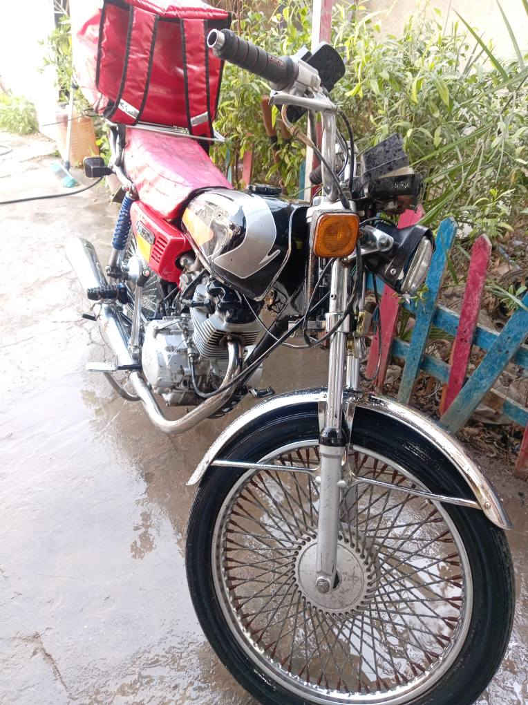 السلام عليكم ايراني تايكر 4 كير نكره هندر لايت شغال هورن شغال نقصه كلجات  وكعكه صالنصه أبيع هل موجود السعر ب 300 وبيه مجال رقم للاتصال *********** مكاني بغداد حي الفرات قرب مطار بغداد بغداد, العراق
