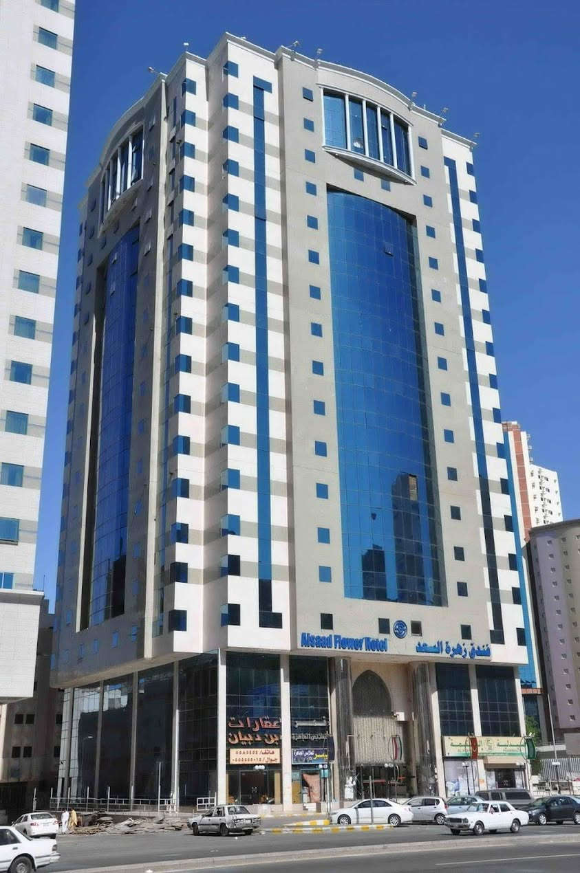 ✨ عمرة شهر رمضان المبارك
رحلة إيمانية متكاملة… تنظيم عالي وراحة من البداية للنهاية 
⏳ مدة البرنامج: من 35 إلى 40 يوم
🕋 ثلاث عمرات في سفرة واحدة:

🚌 أسعار العمرة براً: فقط بــ 850 دولار 
🏢 فندق زهرة السعد 4

✅ البرنامج يشمل:
• تأشيرة العمرة
• تذاكر السفر 
•باصات حديثة VIP 
 • النقل والسكن في مكة والمدينة
 • الإرشاد الديني
 • كادر إداري وكادر خدمة
 • زيارة الأماكن الدينية والتاريخية في مكة والمدينة
 • ضيافة في الطريق
 • وجبتين طعام في الطريق 
 • مبيت في شاليهات ومزارع حائل مع وجبة فطور
 • 🎁 هدايا مميزة:
 • حقائب سفر (كبيرة + صغيرة)
 • إحرامات رجالية
 • حجابات نسائية مع وشاحات وقبعات

📌 ملاحظة:
على الراغبين بمرافقتنا تسليم الجواز في اسرع وقت 

📞 للحجز والاستفسار:
***********

العنوان صلاح الدين الشرقاط ناحية آشور قرية اعويجيله

شركة رحلة نسيم الجنة للحج والعمرة
خدمتكم شرف… وراحتكم هدفنا
#عمرةرمضان
