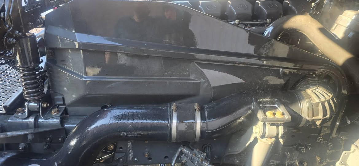 سلام عليكم .مارسدس اكسور موديل2005 دمعة كلج كير كهربائي
شاصي كير مكينة كلة مكفول   كفالة عامة تخم تاير الراس 
سنوية نافذة ب 2025
عربانة أوربي  3 محاور تك تاير
دنكير ساف هوة مضبط كلة جديد 
مطبخ او ثلاجة . سلة مال سبيرات 
سيارة خير من 
 اللة تشتغل ع خط البصرة 
السعر خاص اتصل او تدلل 
*********** اتصال +وتساب
