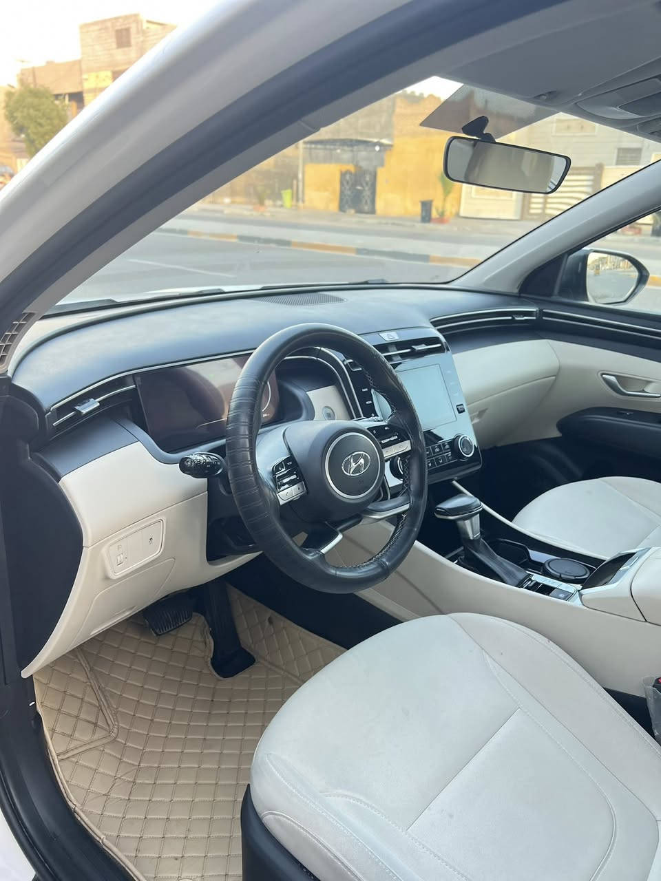 ‏ماش 18,000

‏رقم أربيل باسم شركة

‏فول مواصفات عدل بانوراما

‏كشنات Tedd

‏كيش كهرباء

‏داخل بيجي 

‏تشغيل عن بعد 

‏مكان السيارة البصرة القبلة 

‏السعر 220 

‏*********** ￼
