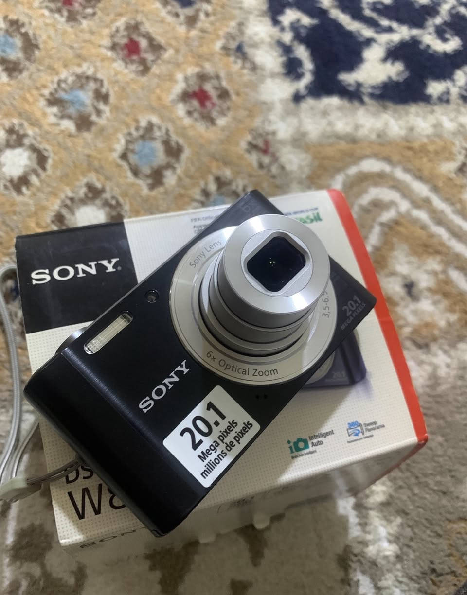 Sony Cybershoot DSC W-810 

In box with all original accessories 🖤.


**إذا كنت صاحب هذا الإعلان وتريد حذفه لأي سبب، رجاءا أرسل رسالة إلى الدعم الفني**